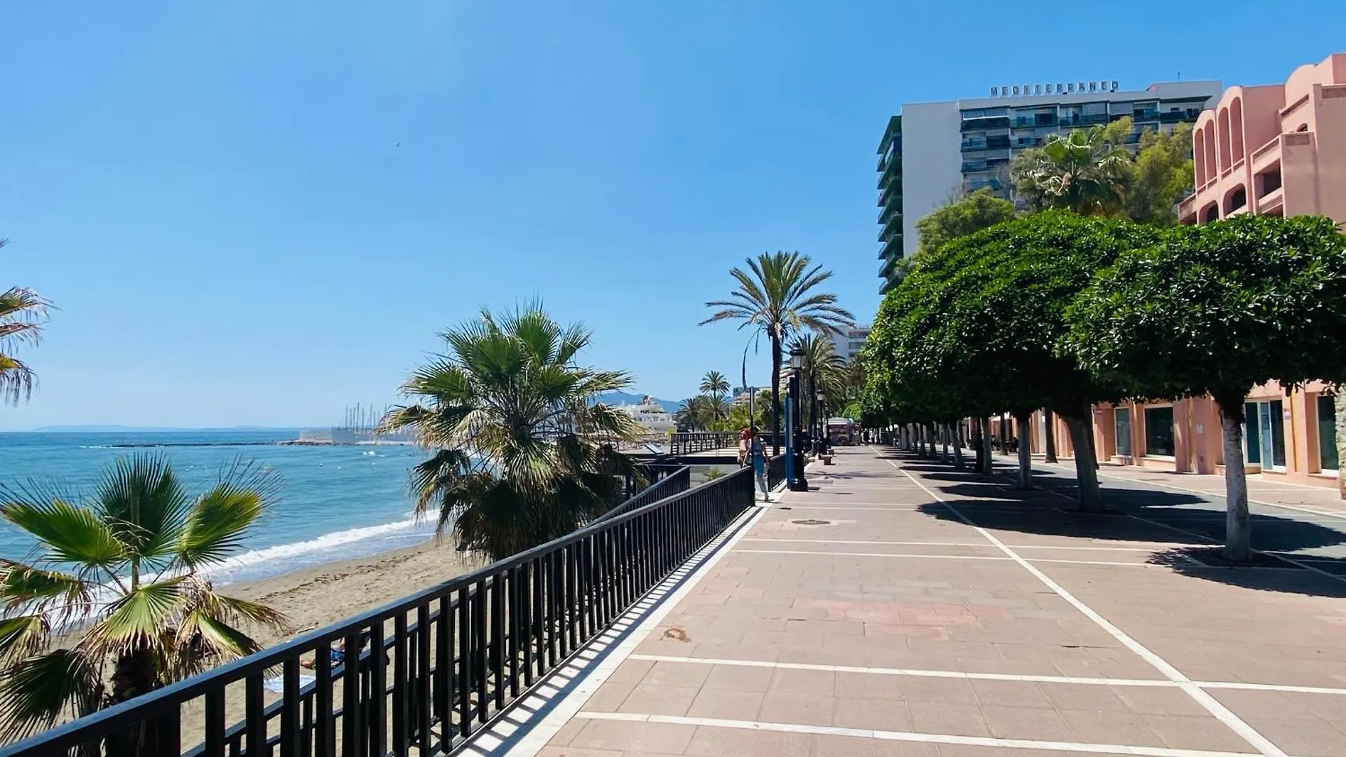 The First Line Of The Sea Apartment Marbella