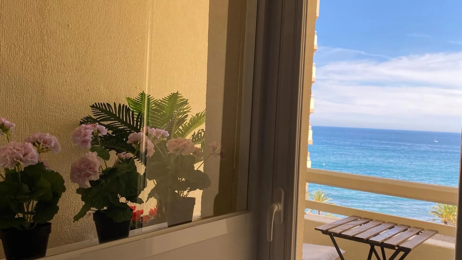 The First Line Of The Sea Apartment Marbella